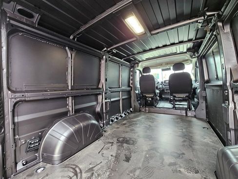 New 2025 RAM ProMaster 2500 w/ Quick Order Package 22G SLT image 15