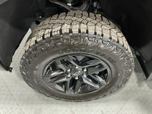 Used 2025 Chevrolet Silverado 1500 Custom Trail Boss w/ Dark Appearance Package image 44