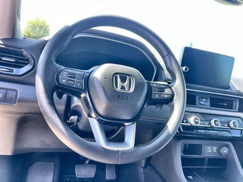 Certified 2024 Honda Pilot Touring image 17