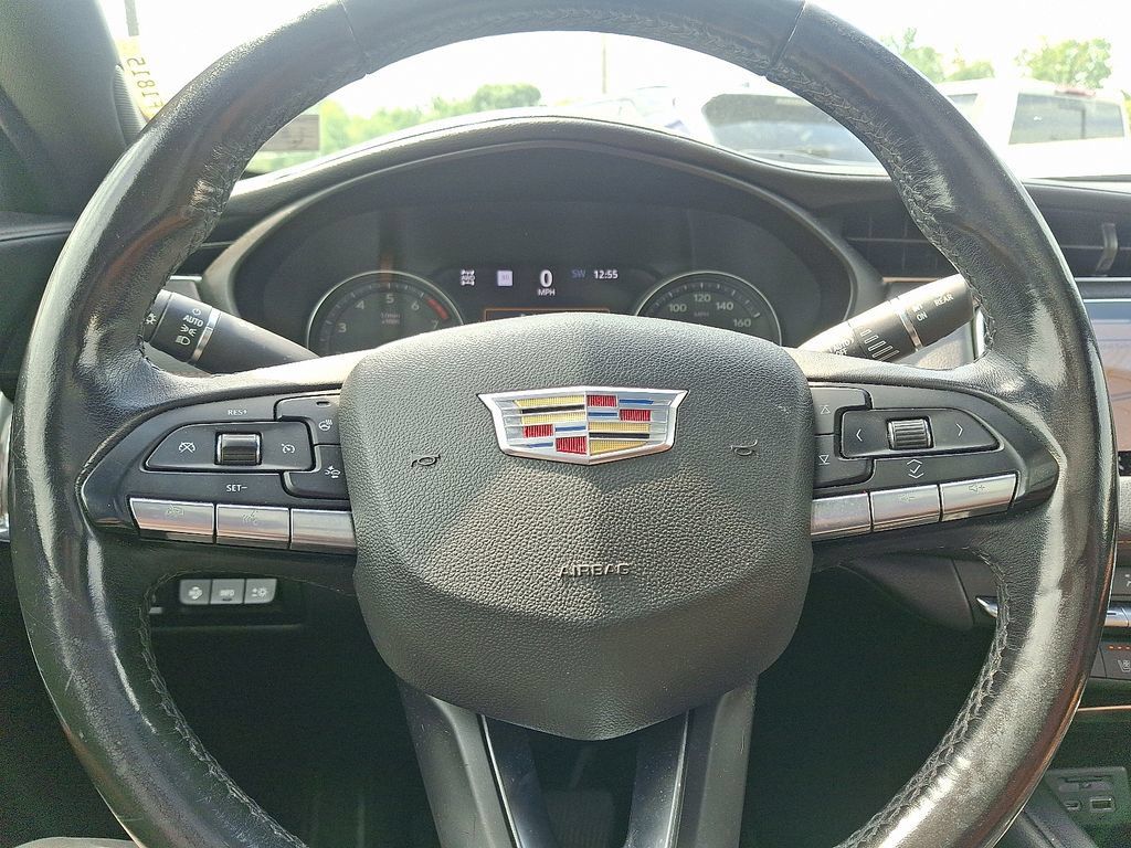 Used 2020 Cadillac XT4 Premium Luxury AWD/4WD image 19