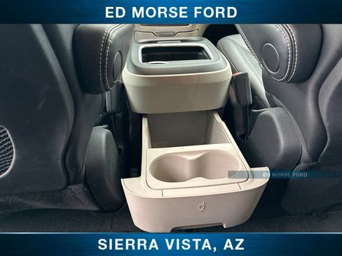 Used 2024 Chrysler Pacifica Touring-L FWD image 21