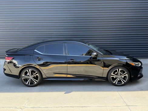Used 2022 Nissan Sentra SR w/ SR Premium Package FWD image 10