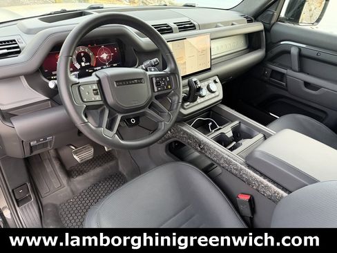 Used 2025 Land Rover Defender 110 image 17