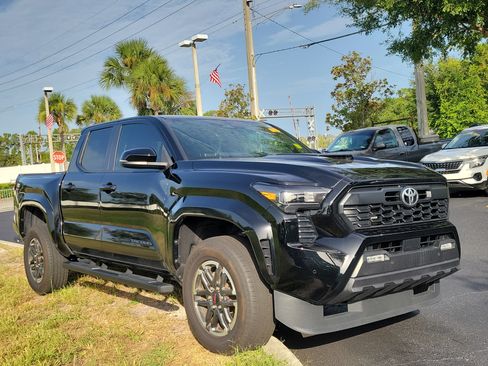 Certified 2024 Toyota Tacoma TRD Sport w/ TRD Sport Upgrade Package AWD/4WD image 6