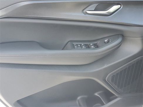 New 2025 Jeep Grand Cherokee L Altitude image 17