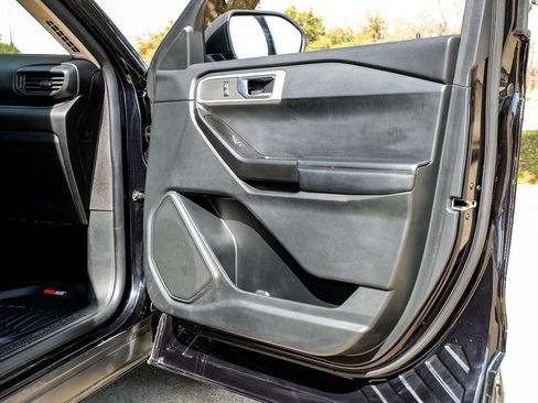 Used 2021 Ford Explorer 2WD image 41