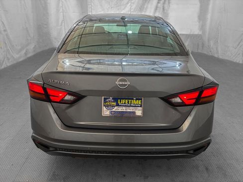 Used 2025 Nissan Altima 2.5 SV FWD image 6