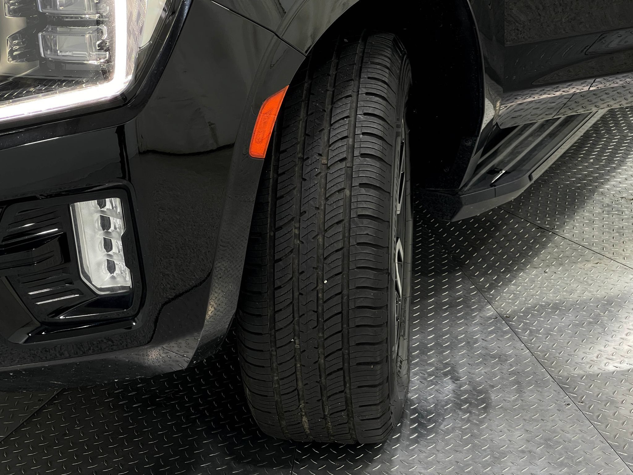 Used 2021 GMC Yukon AT4 w/ Technology Package AWD/4WD image 37