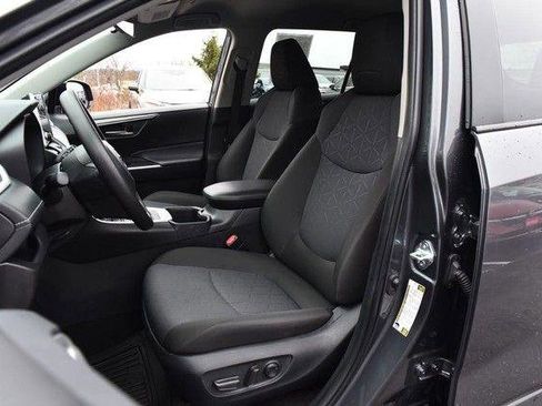 Used 2025 Toyota RAV4 XLE image 19