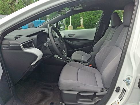 Used 2026 Toyota Corolla SE w/ SE Premium Package FWD image 13
