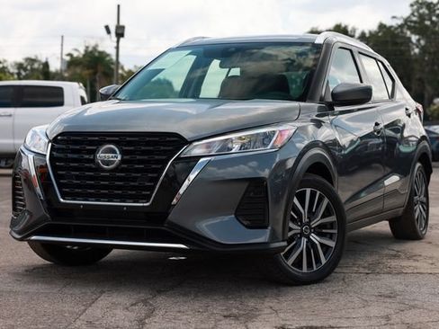 Used 2021 Nissan Kicks SV FWD image 1