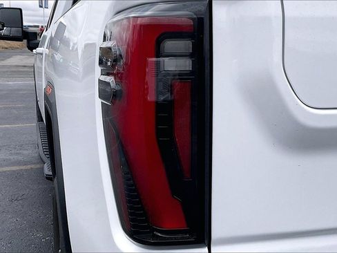Used 2025 GMC Sierra 3500 AT4 w/ AT4 Premium Plus Package image 26