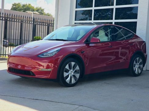 Used 2023 Tesla Model Y Long Range AWD/4WD image 6