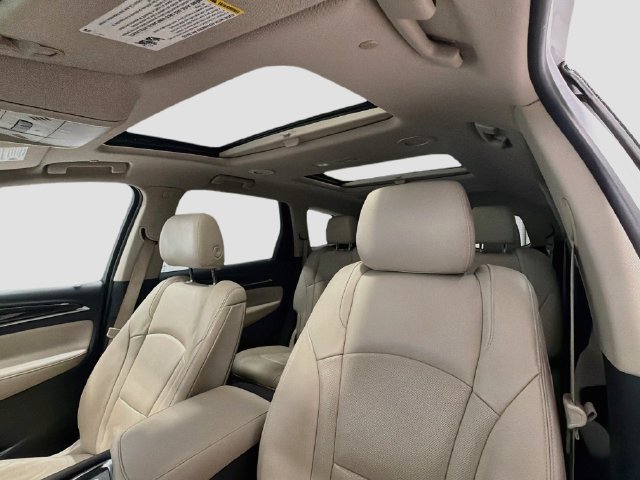 Used 2020 Buick Enclave Premium w/ Sun and Sites Package FWD image 18