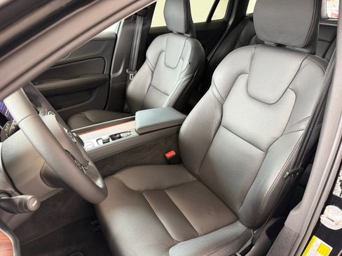 Certified 2024 Volvo V60 B5 Cross Country Plus w/ Protection Package Premier AWD/4WD image 17