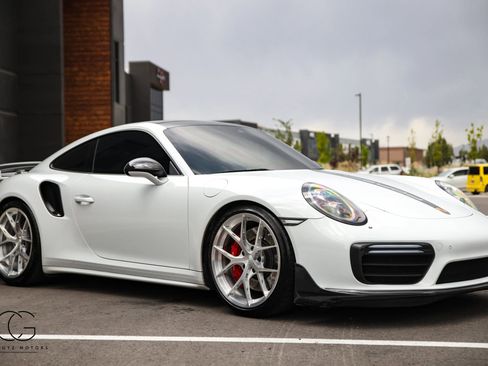 Used 2017 Porsche 911 4 Coupe AWD/4WD image 19