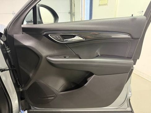 Certified 2023 Buick Envision Essence FWD image 28