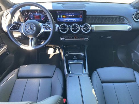 Certified 2025 Mercedes-Benz GLB 250 image 27