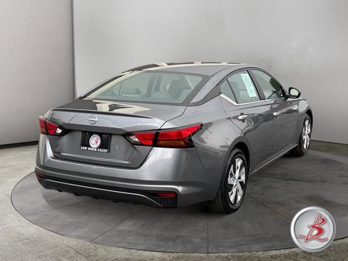 Used 2024 Nissan Altima 2.5 S FWD image 7