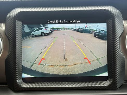 Used 2018 Jeep Wrangler Unlimited Sahara w/ Uconnect 4C Nav & Sound Group AWD/4WD image 39