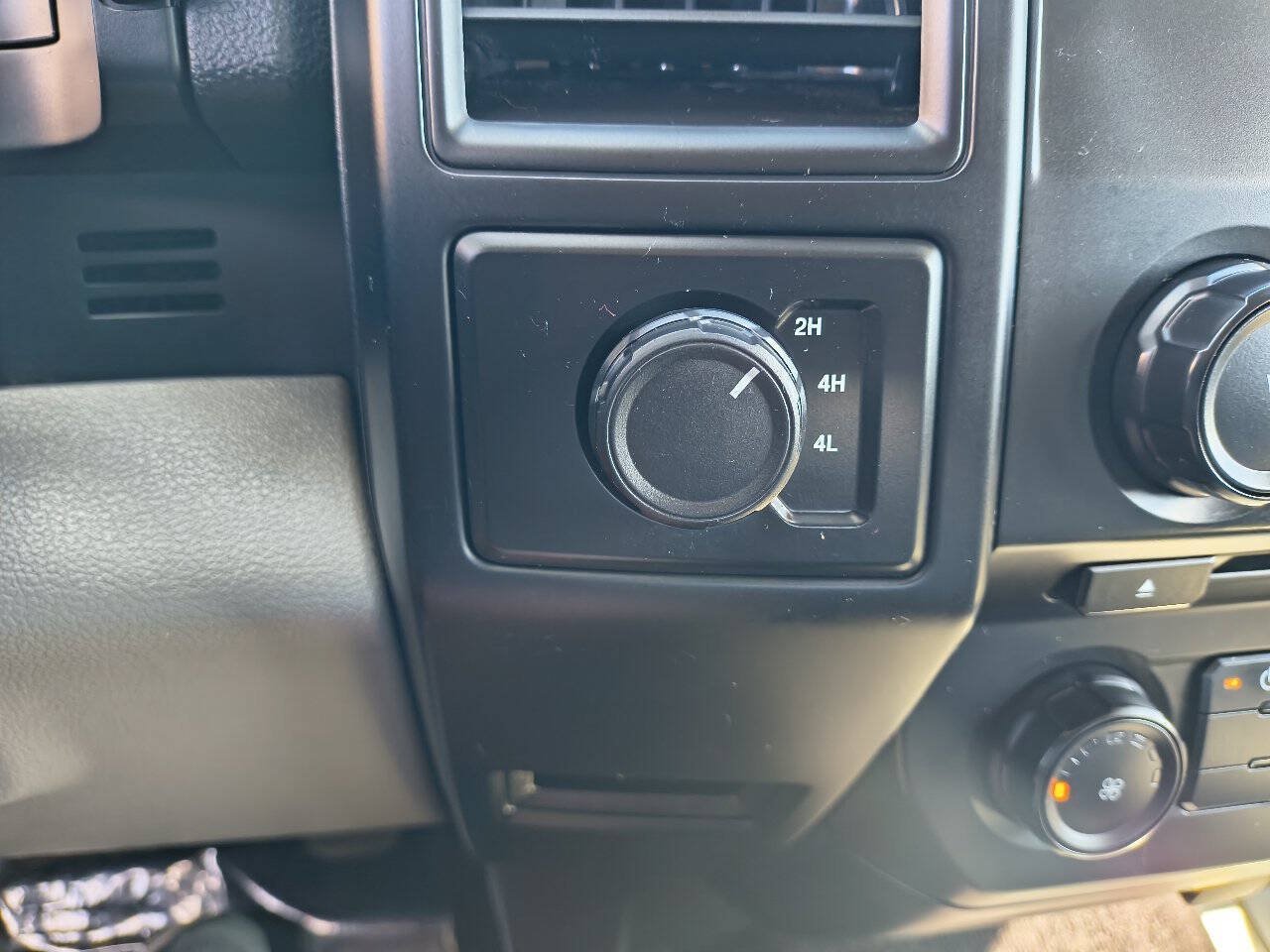 Used 2017 Ford F150 XL w/ Equipment Group 101A Mid AWD/4WD image 23