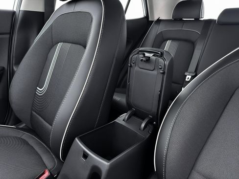 New 2026 Hyundai Venue SEL FWD image 18