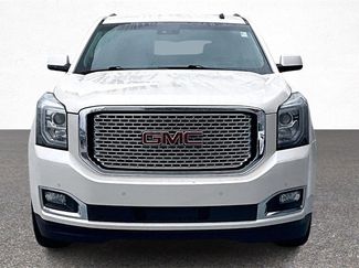Used 2015 GMC Yukon XL Denali w/ Touring Package video 3