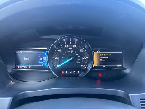 Used 2017 Ford Explorer XLT w/ Equipment Group 202A FWD image 26