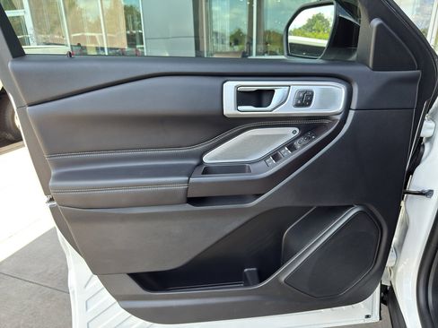 Used 2020 Ford Explorer ST w/ ST Street Pack image 12