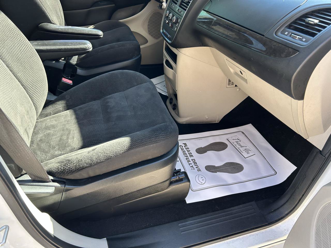 Used 2018 Dodge Grand Caravan SE FWD image 12