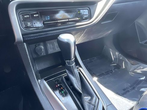 Used 2019 Toyota Corolla SE w/ SE Premium Package FWD image 41