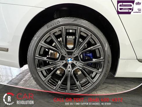 Used 2020 BMW 750i xDrive w/ Executive Package AWD/4WD image 13