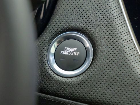 New 2025 Cadillac XT6 Luxury image 21