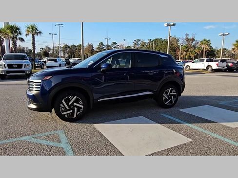 Used 2025 Nissan Kicks SV image 25