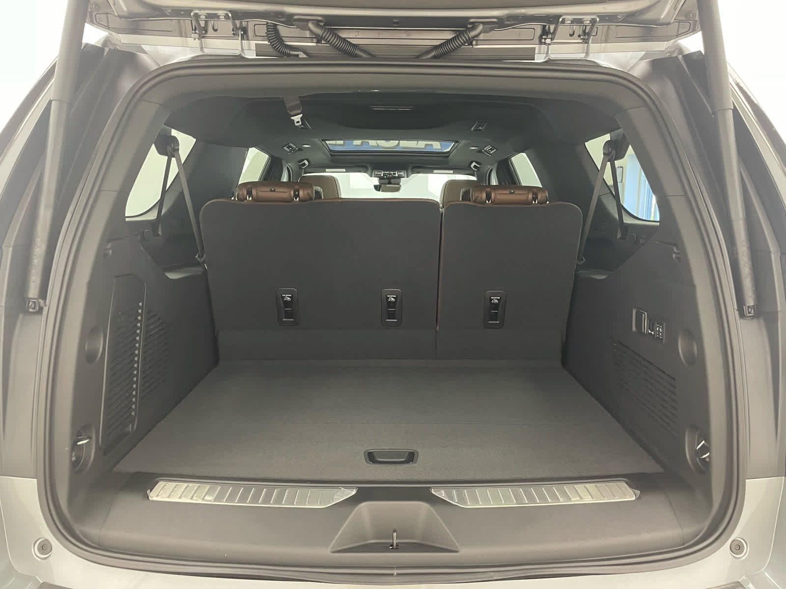 New 2026 Chevrolet Suburban High Country AWD/4WD image 13
