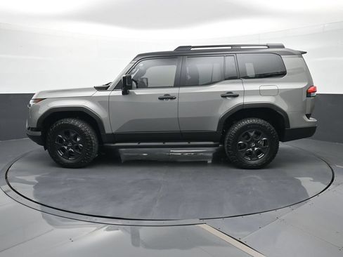 Used 2026 Lexus GX 550 AWD/4WD image 2