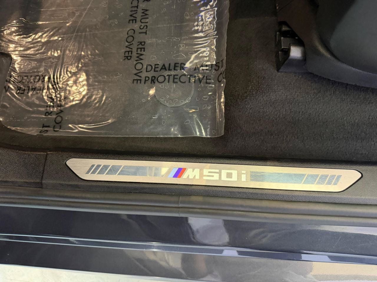 Used 2022 BMW X7 M50i w/ Dynamic Handling Package AWD/4WD image 17