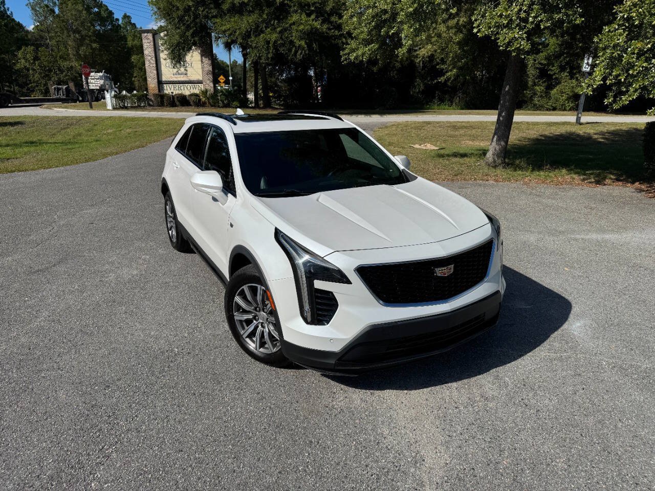 Used 2020 Cadillac XT4 Sport w/ Technology Package AWD/4WD image 40