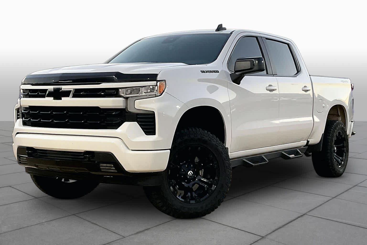 Used 2022 Chevrolet Silverado 1500 RST AWD/4WD image 2