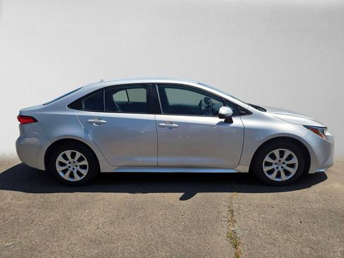 Certified 2020 Toyota Corolla LE FWD image 2