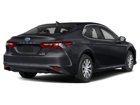 Used 2022 Toyota Camry XSE image 2