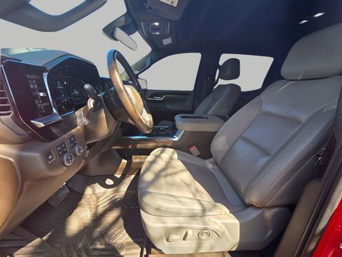 Used 2022 Chevrolet Silverado 1500 LT w/ Z71 Off-Road Package image 18