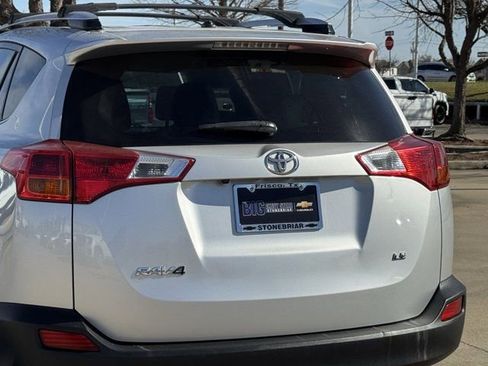 Used 2015 Toyota RAV4 LE image 8