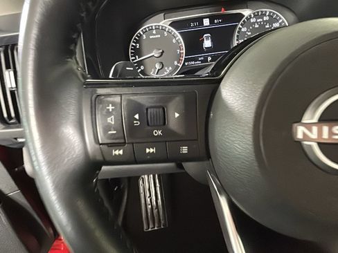 Used 2023 Nissan Pathfinder SL w/ Black Appearance Package AWD/4WD image 18