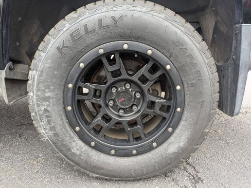 Used 2017 Chevrolet Colorado Z71 image 11