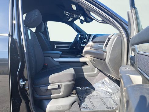 New 2026 RAM 2500 Big Horn AWD/4WD image 17
