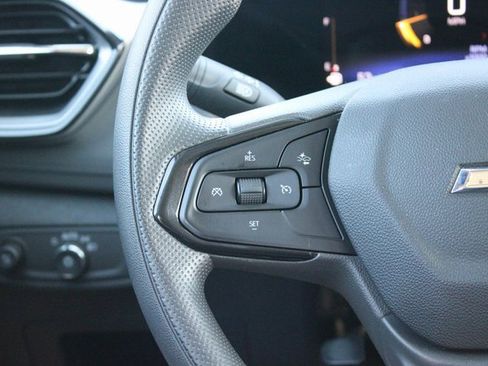 Used 2024 Chevrolet TrailBlazer LS w/ LS Convenience Package image 24