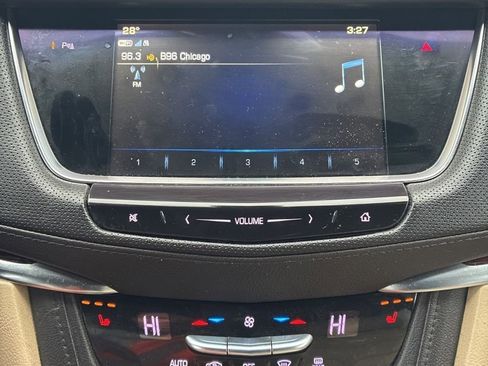 Used 2018 Cadillac XT5 Luxury w/ Driver Awareness Package image 11