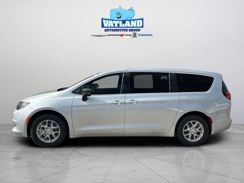 New 2026 Chrysler Voyager LX image 2