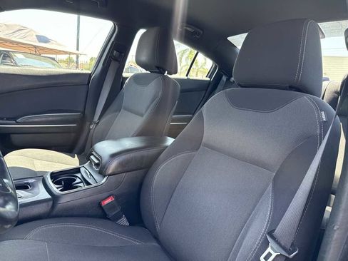 Used 2015 Dodge Charger SE w/ Sport Appearance Group RWD image 8